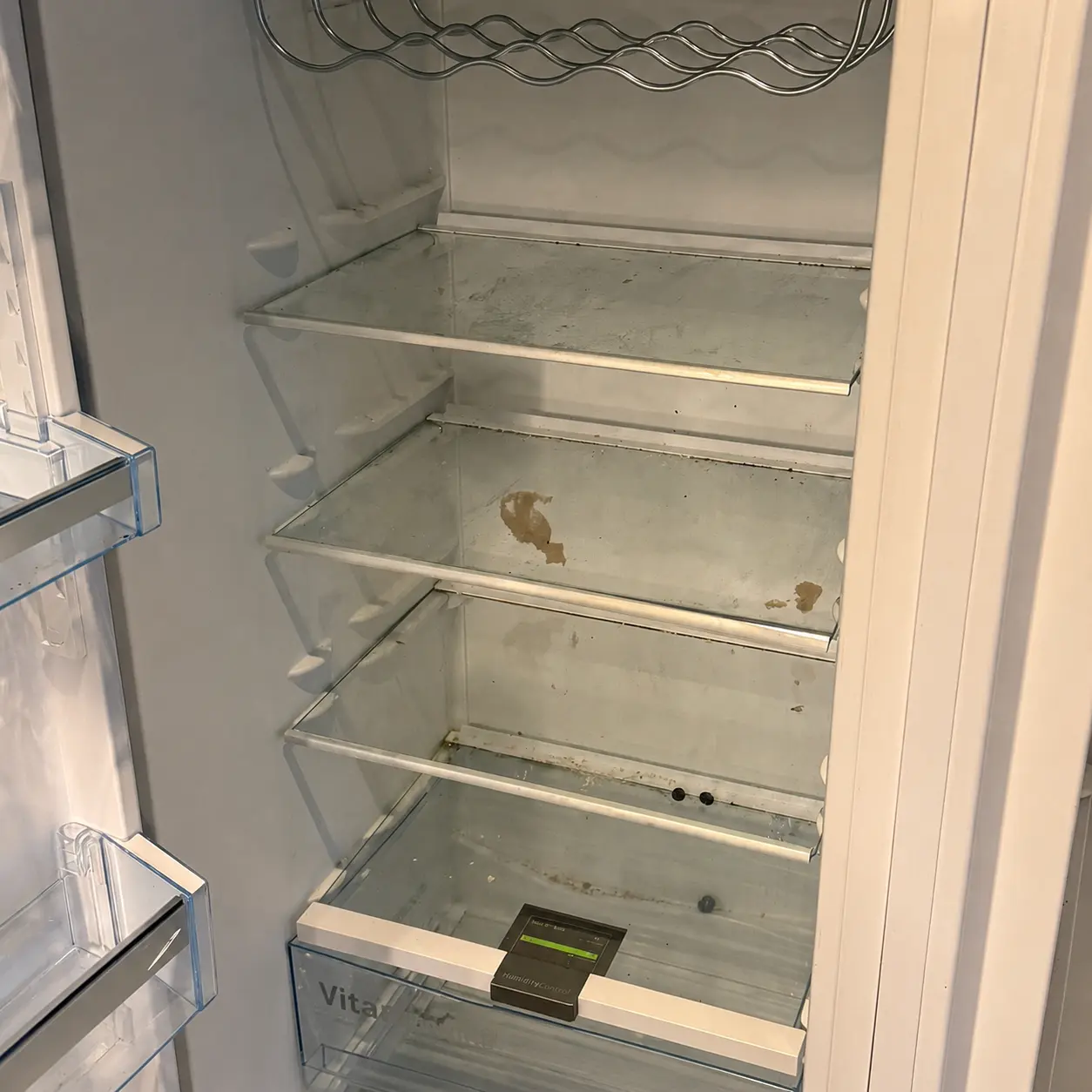 Kyl invändigt före städning